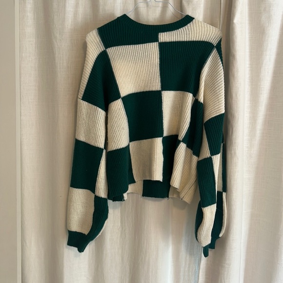 Green and cream checkered pattern sweater - Picture 1 of 2